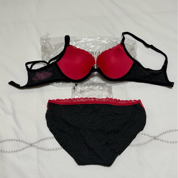 Victoria's Secret Charcoal and Scarlet Lace Bra Set - Picture 2 of 2